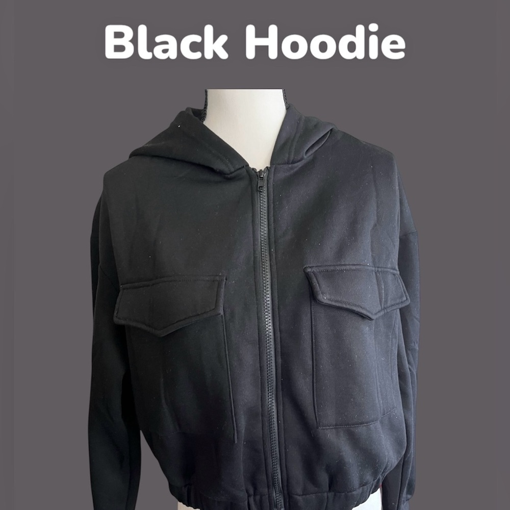 Black Hoodie w/pockets NWOT